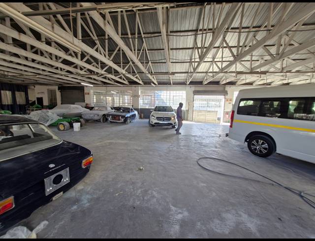 1,000M² WAREHOUSE FOR SALE IN KEW